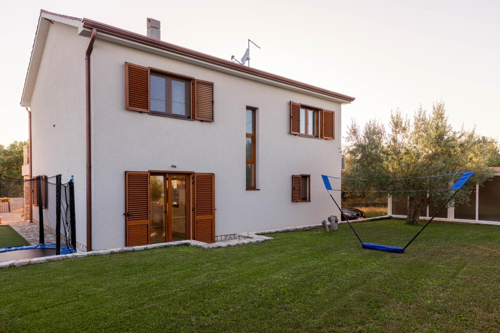 Villa Sara - Perfect Family Holiday Brzac Exterior photo